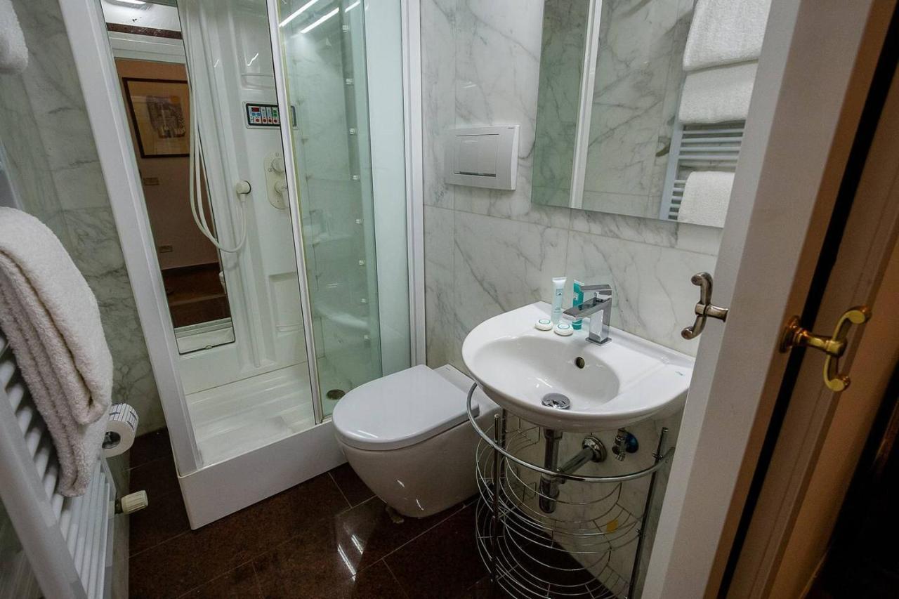 Acacia Firenze - Adelfa Apartman Kültér fotó